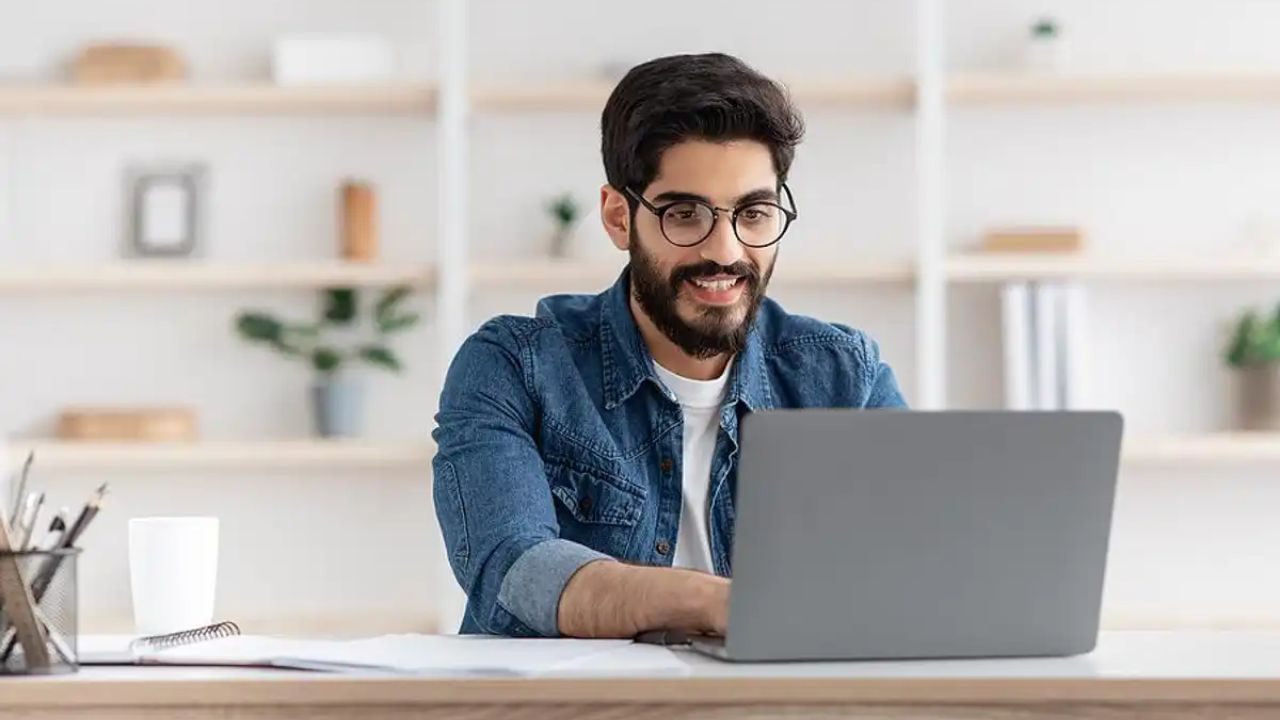 Learn How to Apply for Remote Chat Support Jobs