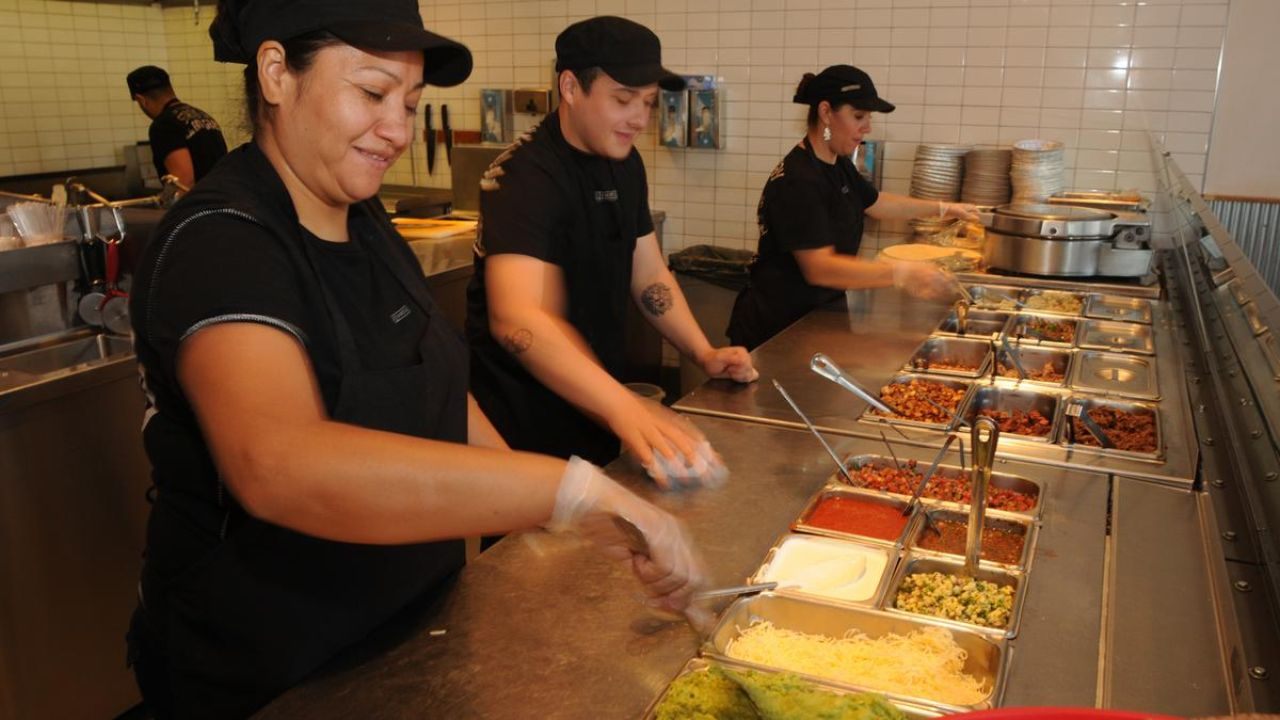 Learn How to Apply for Restaurant Jobs at Chipotle